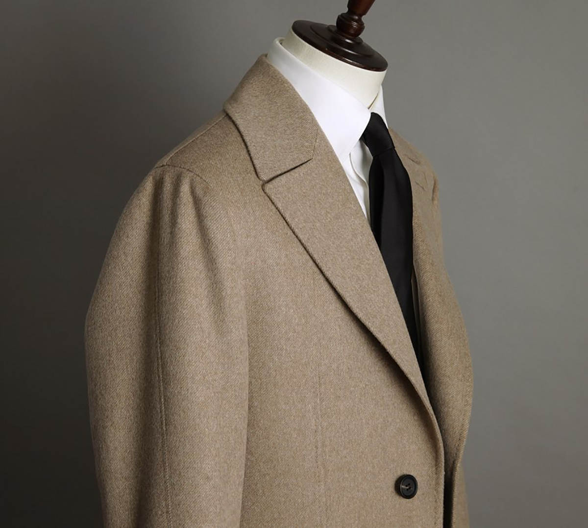 カーキ色のヴィンテージ風メンズコート。フォーマルなビジネスシ - Khaki Formal Wear Men のレビューと価格